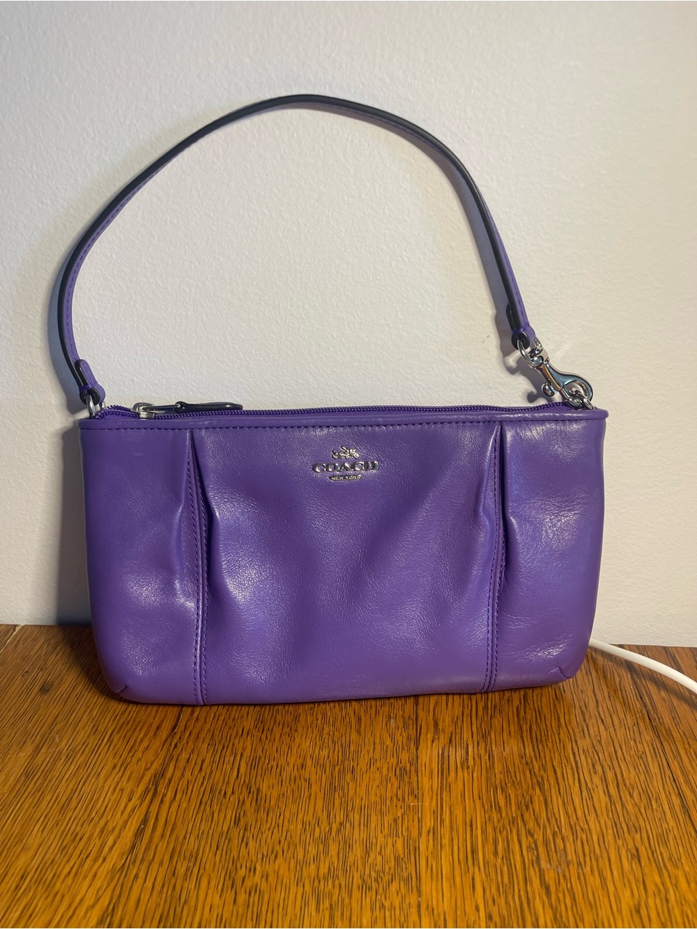 Coach Collette Large Purple Iris Smooth‎ Leather Adjustable Strap Wristlet